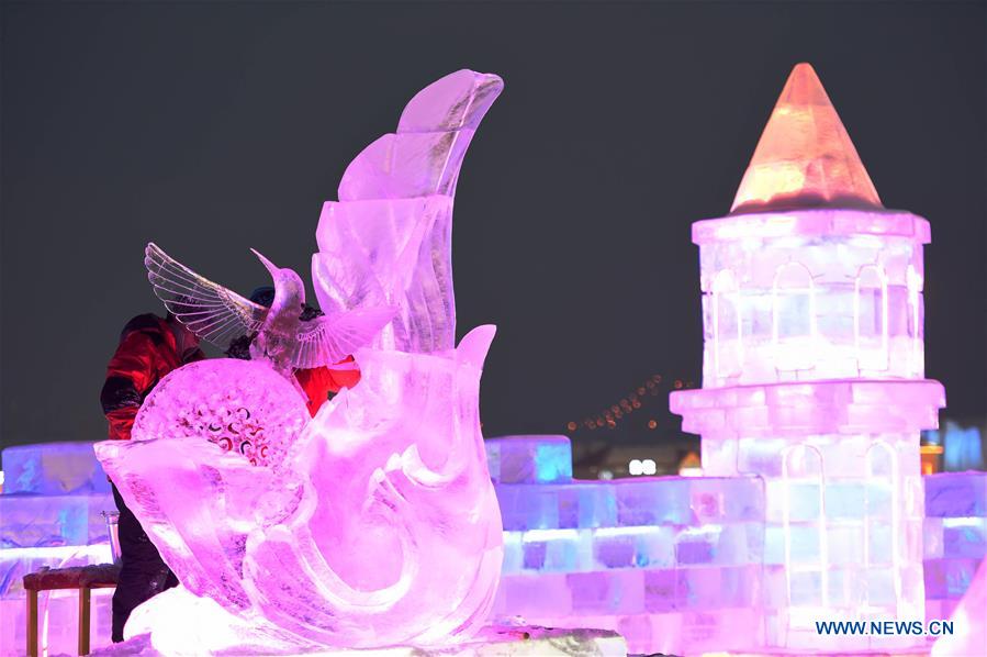 CHINA-HARBIN-ICE SCULPTURE (CN)