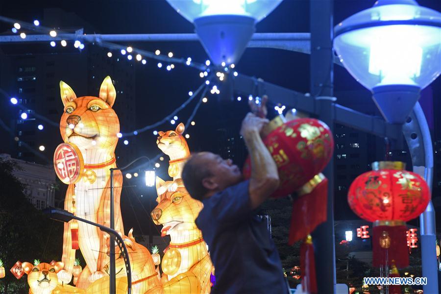 SINGAPORE-CHINATOWN-NEW YEAR LANTERN