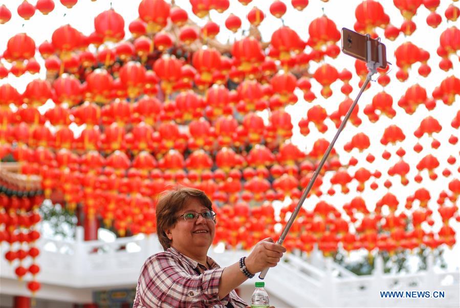 MALAYSIA-KUALA LUMPUR-CHINESE NEW YEAR-RED LANTERN