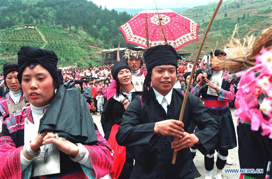 (MOMENTS FOREVER)(FESTIVECHINA)CHINA-SPRING FESTIVAL-ETHNIC MINORITIES (CN)