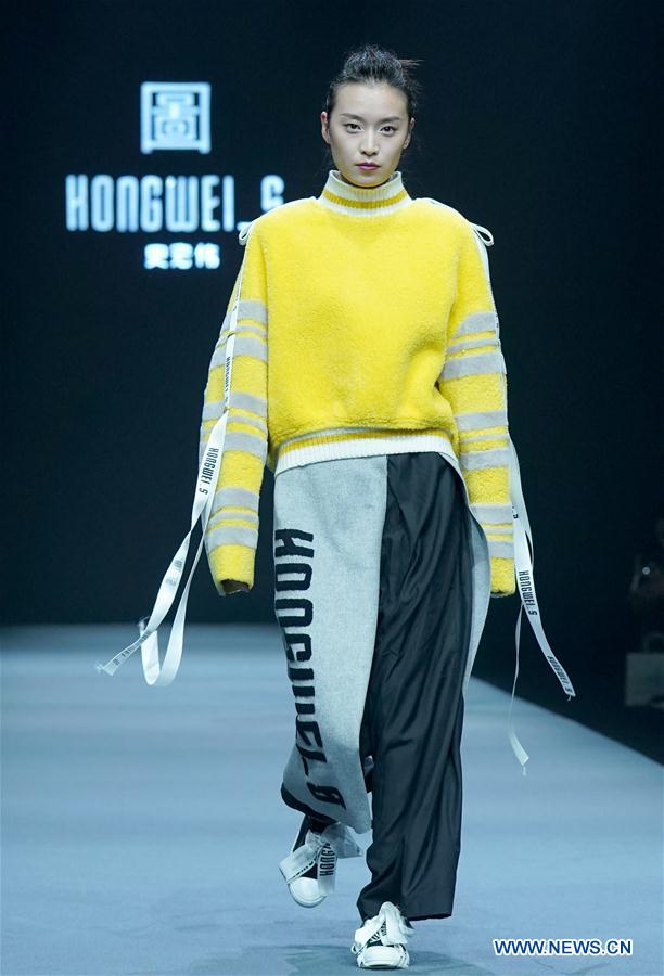 CHINA-BEIJING-FASHION WEEK-SHI HONGWEI (CN)