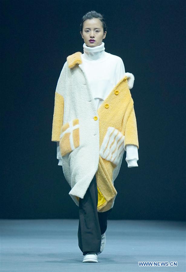 CHINA-BEIJING-FASHION WEEK-SHI HONGWEI (CN)