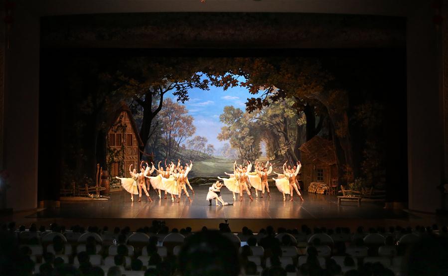 DPRK-PYONGYANG-CHINESE ART TROUPE-BALLET