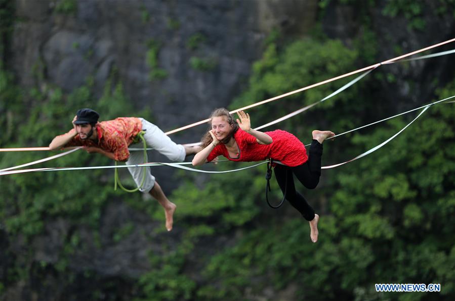 #CHINA-HUNAN-ZHANGJIAJIE-SKY CONCERT (CN)