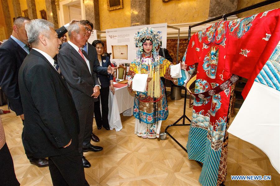 HUNGARY-BUDAPEST-CHINA-HUBEI-CULTURAL HERITAGE-EXHIBITION