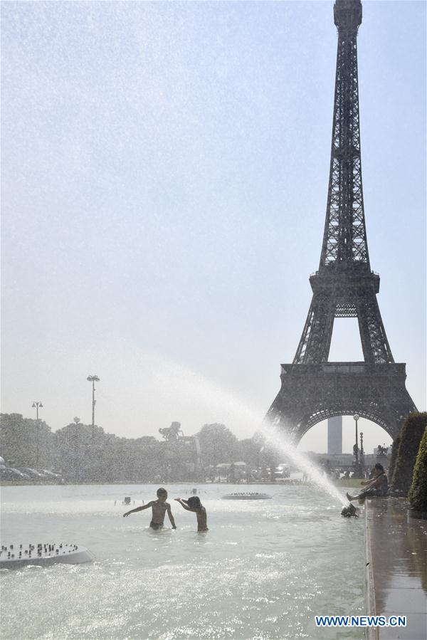 FRANCE-PARIS-HEAT