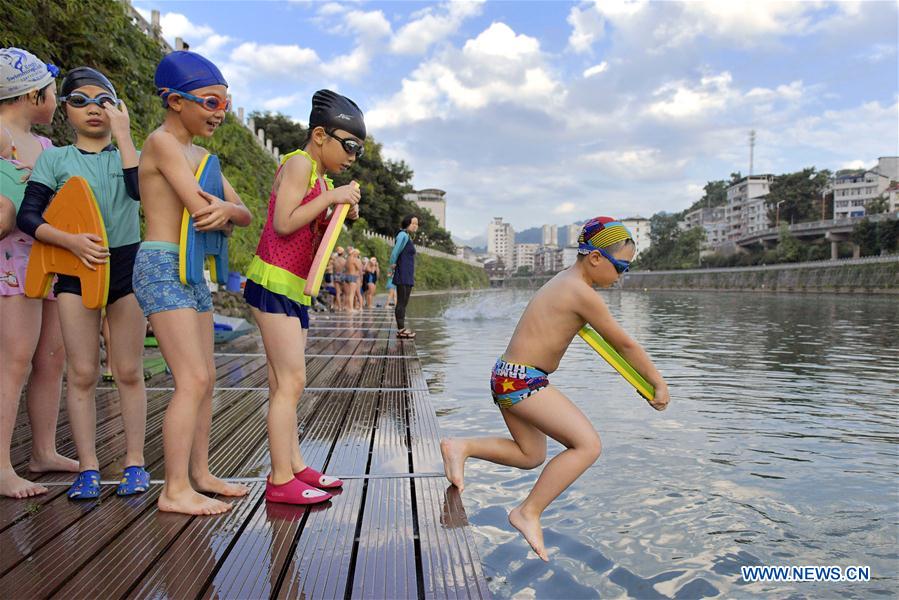 #CHINA-SUMMER VACATION-CHILDREN-PASTIMES (CN)