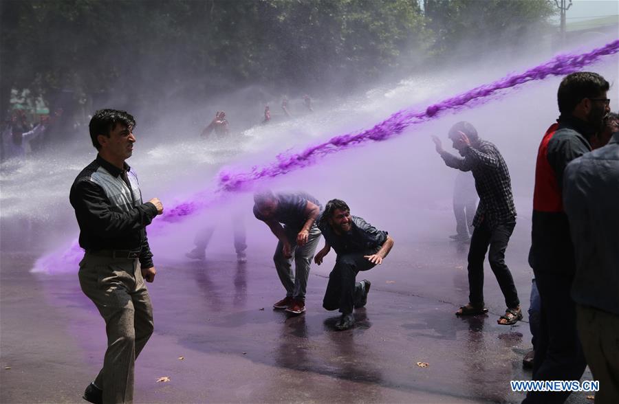 KASHMIR-SRINAGAR-PROTESTERS