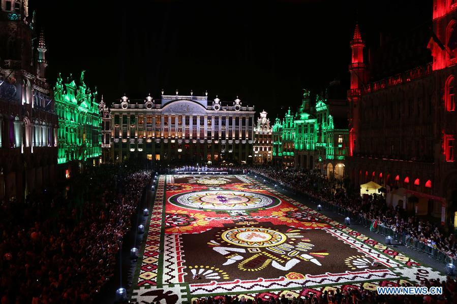 BELGIUM-BRUSSELS-FLOWER CARPET-NIGHT VIEW