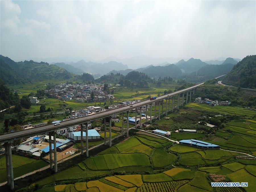 CHINA-GUIZHOU-EXPRESSWAY-SCENERY (CN)