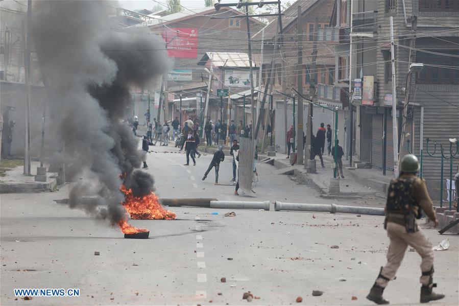 KASHMIR-SRINAGAR-GUNFIGHT