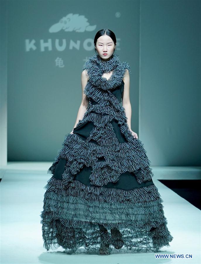 CHINA-BEIJING-FASHION WEEK (CN)