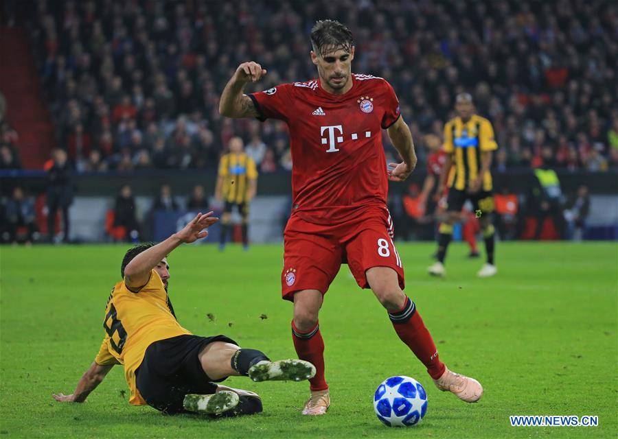 (SP)GERMANY-MUNICH-SOCCER-UEFA CHAMPIONS LEAGUE-BAYERN MUNICH VS AEK ATHENS