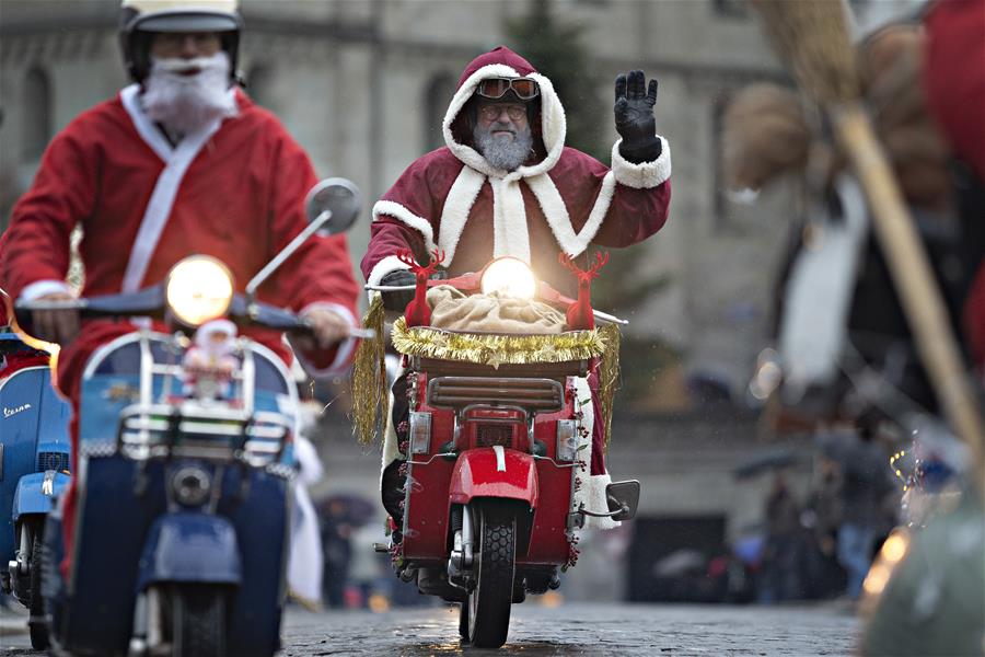 SWITZERLAND-ZURICH-SANTA CLAUS PARADE