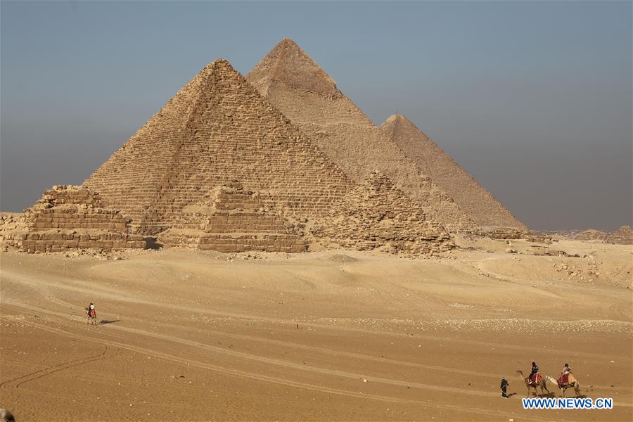 EGYPT-GIZA-PYRAMIDS-TOURISM