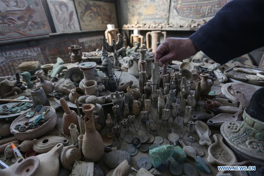 MIDEAST-GAZA-ARCHEOLOGIST