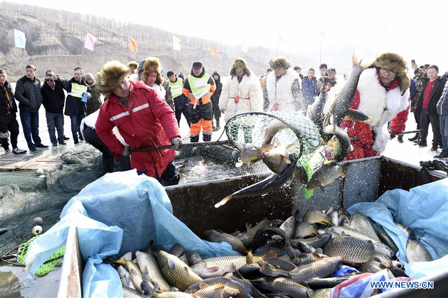 #CHINA-INNER MONGOLIA-HOHHOT-TRADITIONAL WINTER FISHING (CN)