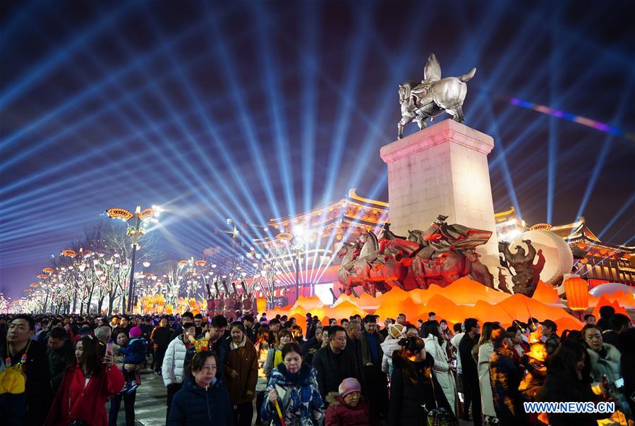 CHINA-SHAANXI-XI'AN-SPRING FESTIVAL-NIGHT VIEW (CN)