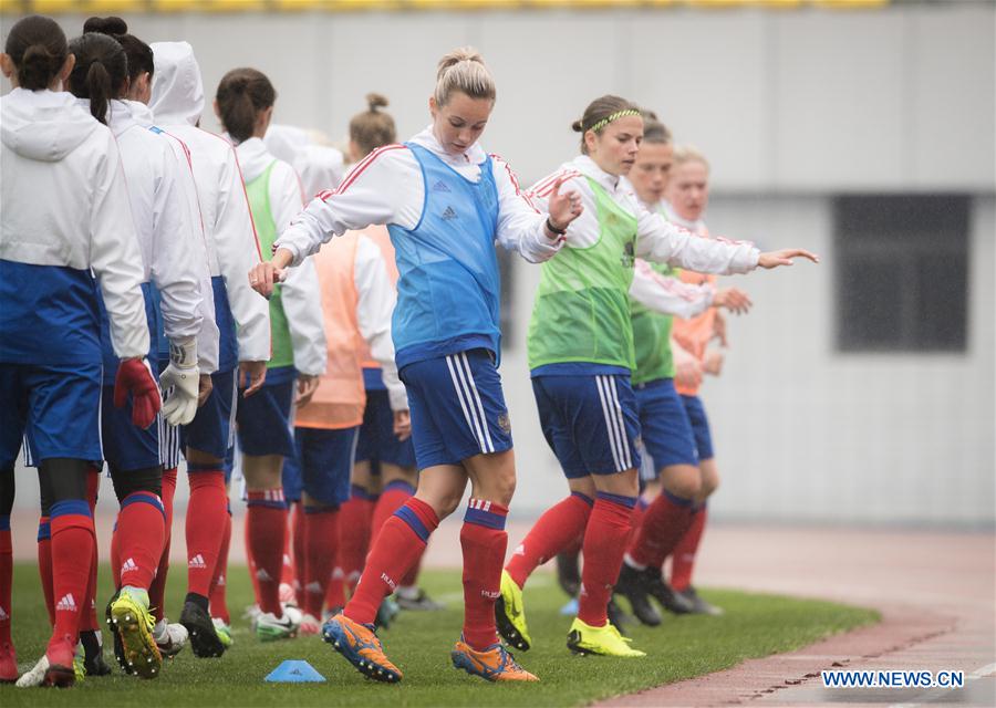 (SP)CHINA-WUHAN-SOCCER-RUSSIA-TRAINING(CN)