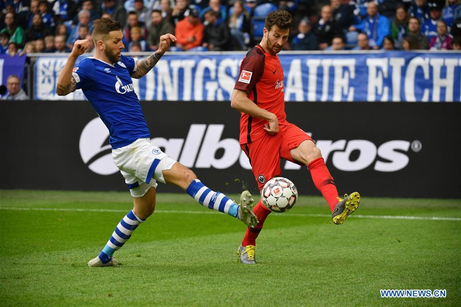 (SP)GERMANY-GELSENKIRCHEN-SOCCER-BUNDESLIGA-SCHALKE 04 VS FRANKFURT