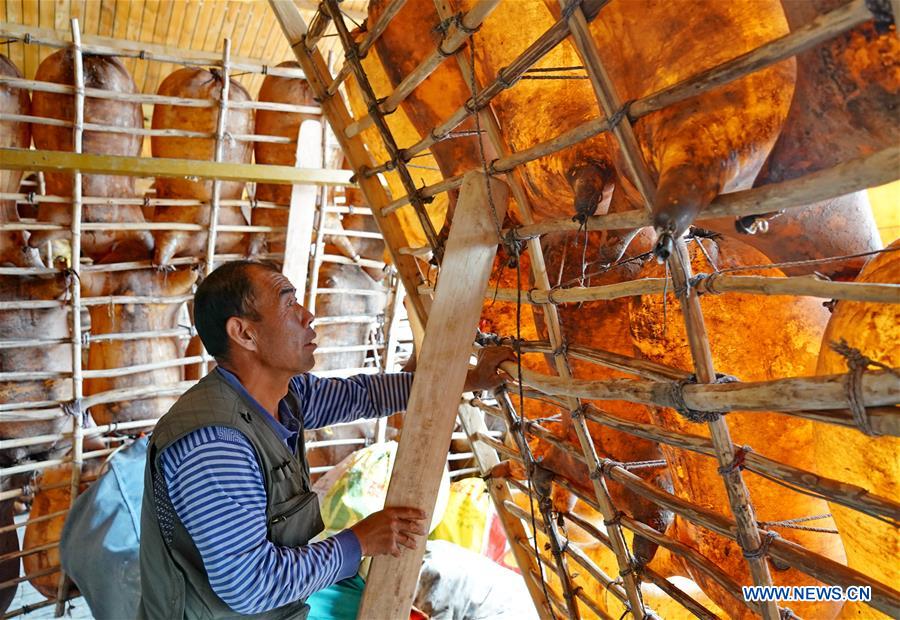 CHINA-GANSU-YELLOW RIVER-SHEEPSKIN RAFT (CN)