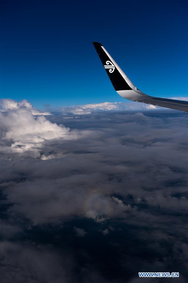 NEW ZEALAND-WELLINGTON-LIGHTNING-FLIGHT RETURN