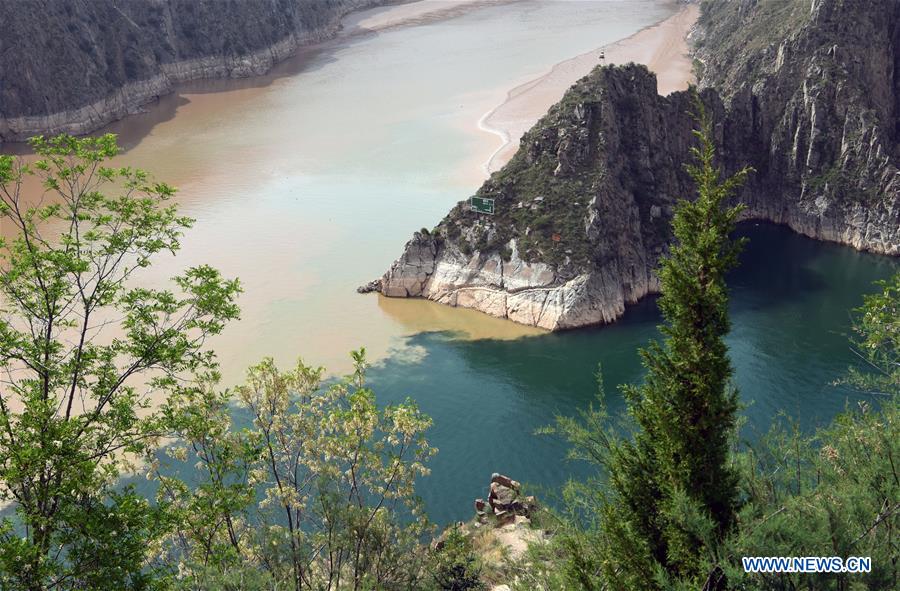 CHINA-GANSU-YONGJING-LIUJIAXIA RESERVOIR-SCENERY (CN)