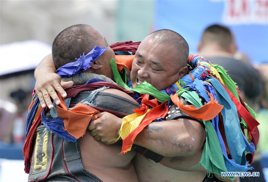 CHINA-INNER MONGOLIA-HOHHOT-WRESTLING(CN)