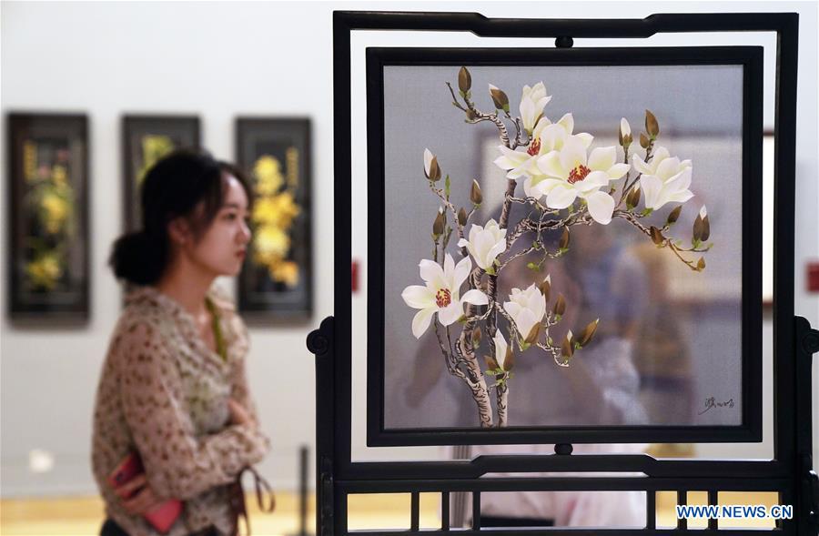 CHINA-BEIJING-ART-SUZHOU EMBROIDERY-EXHIBITION (CN)