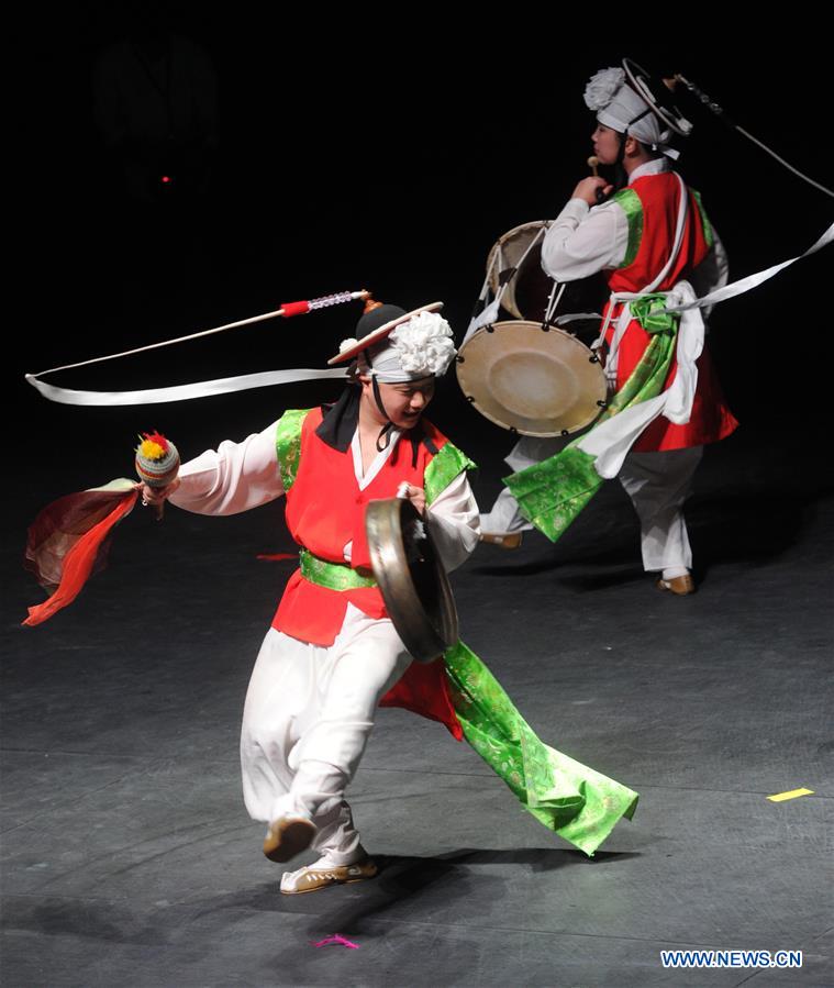 KUWAIT-KUWAIT CITY-KOREAN FOLK DANCE SHOW