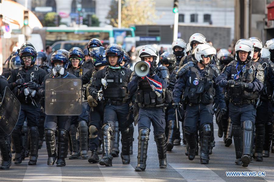 FRANCE-PARIS-PROTEST-POLICE-"YELLOW VEST"