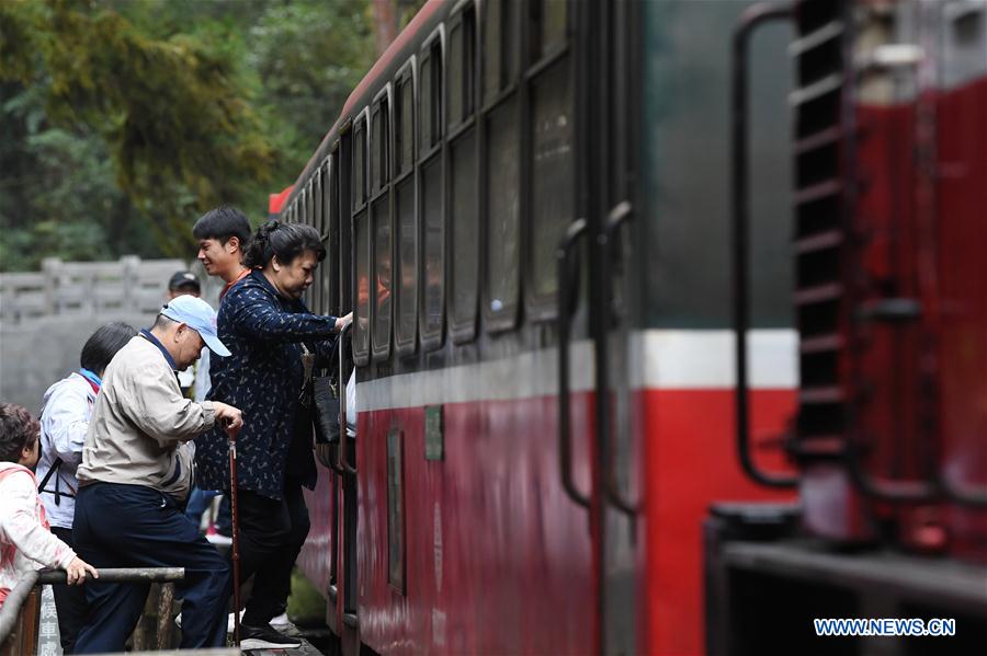 CHINA-ALI MOUNTAIN-TRAIN-TOURISM (CN)