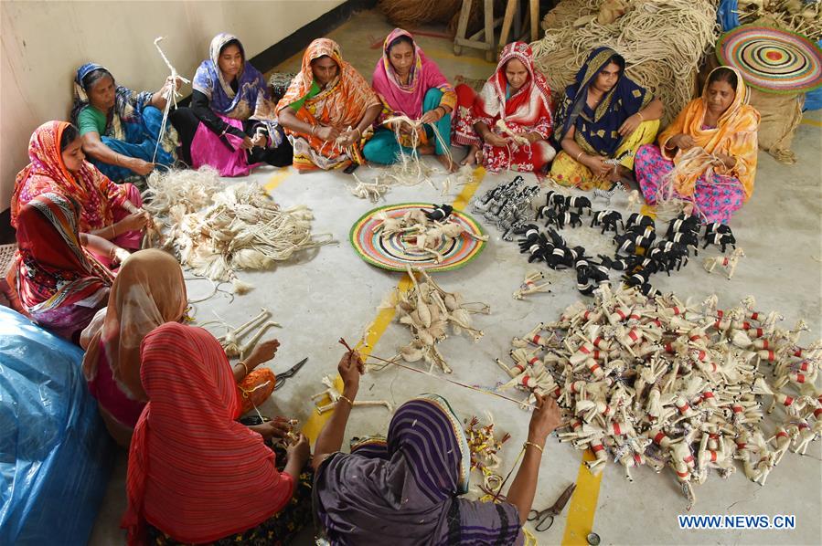 BANGLADESH-GAZIPUR-JUTE-HANDICRAFTS