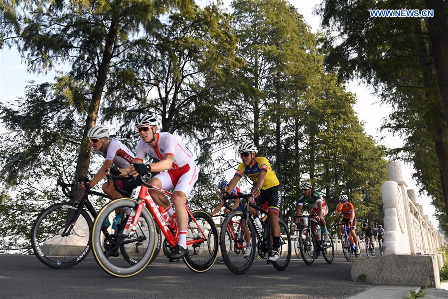 (SP)CHINA-WUHAN-7TH MILITARY WORLD GAMES-CYCLING ROAD