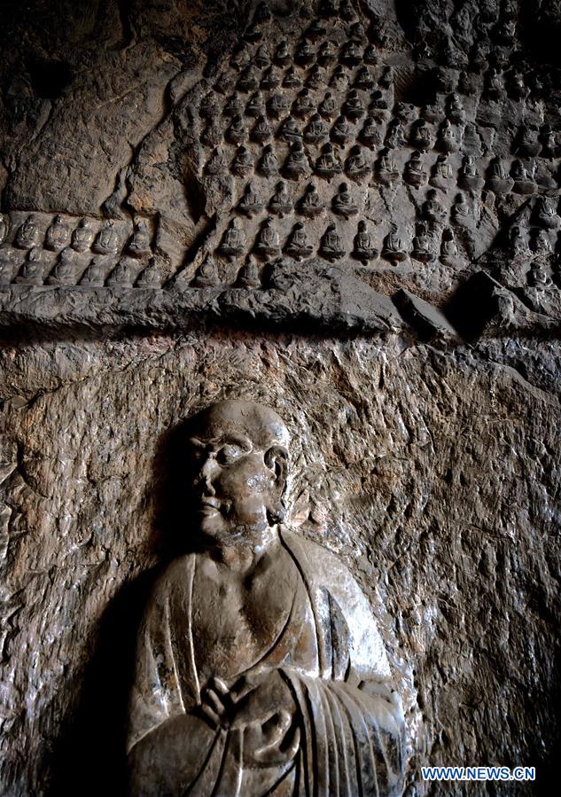 CHINA-HENAN-LONGMEN GROTTOES (CN)