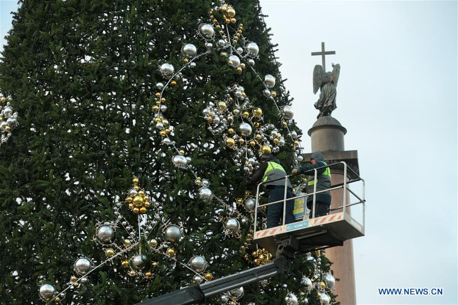 RUSSIA-ST. PETERSBURG-NEW YEAR-DECORATIONS