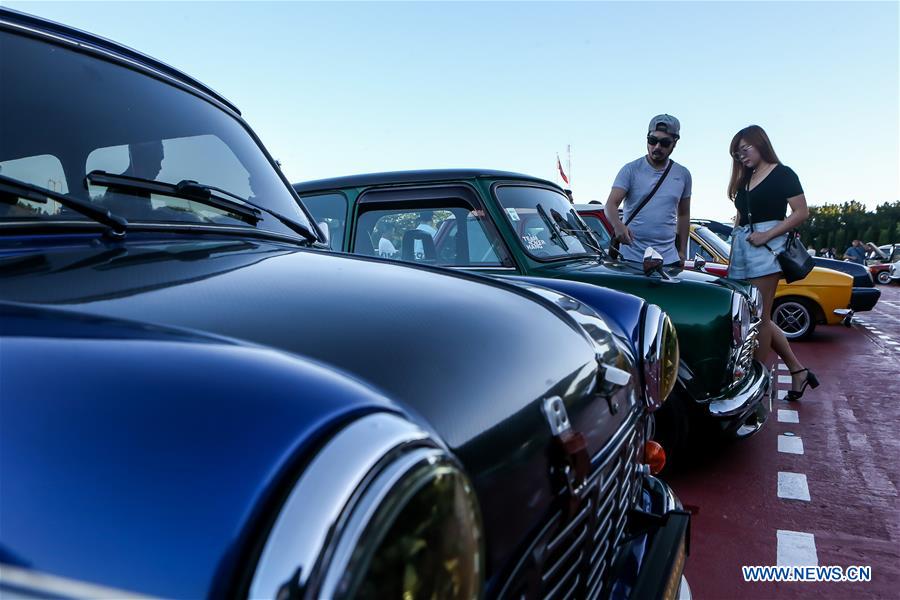 PHILIPPINES-QUEZON-VINTAGE CARS