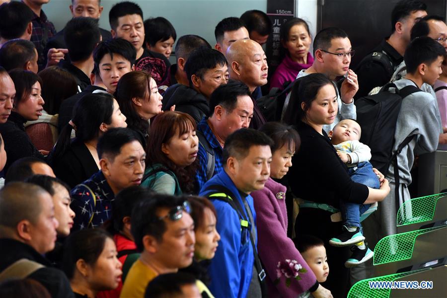 CHINA-GUANGDONG-RAILWAY STATION-SPRING FESTIVAL-TRAVEL RUSH (CN)