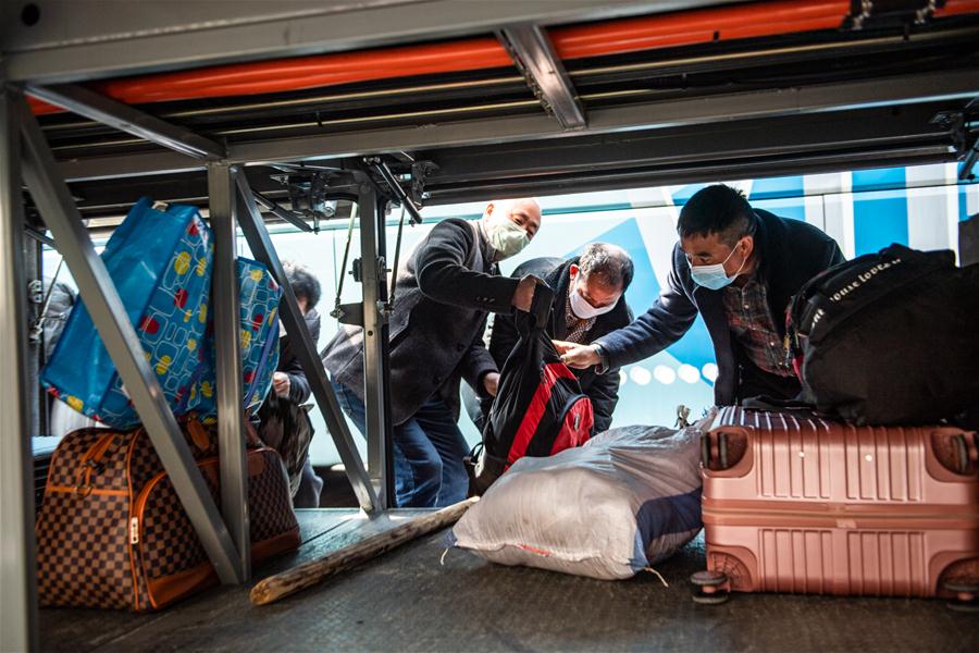 CHINA-GUIZHOU-GUIYANG-CUSTOMIZED BUS-RETURN TO WORK (CN)