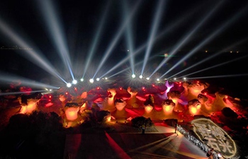 Light show displayed at Yehliu Geopark in SE China's Taiwan