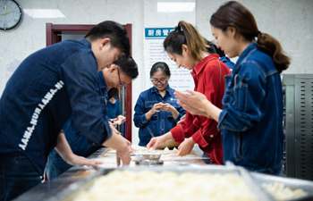 Workers choose to stay put to celebrate Spring Festival at Xilingol grassland in Inner Mongolia