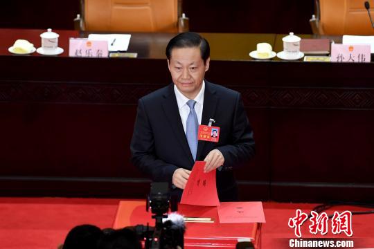 彭清華當選廣西人大常委會主任陳武當選自治區(qū)主席