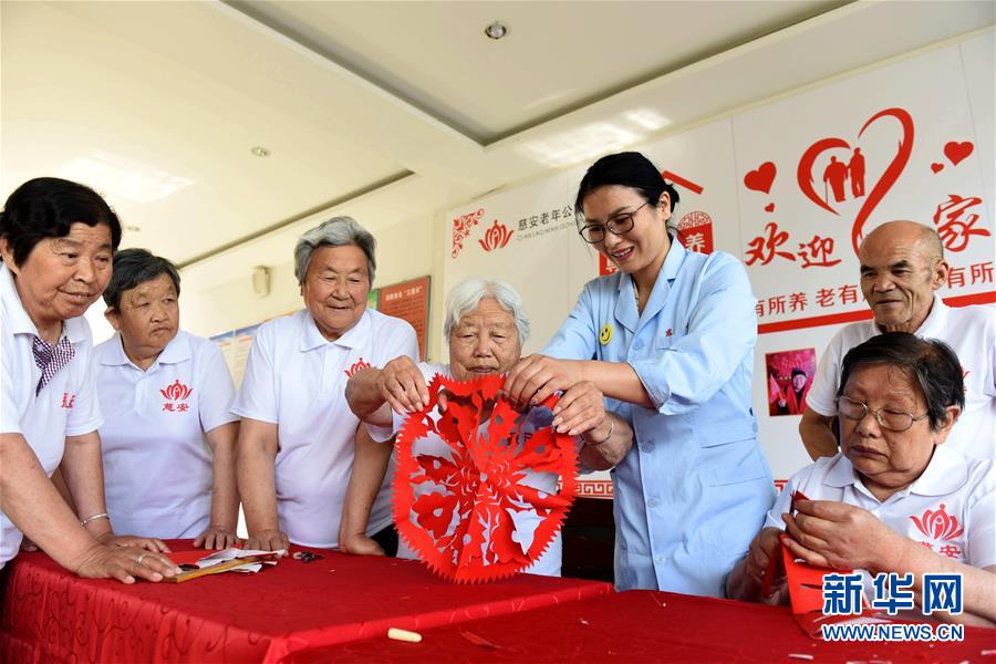 （壯麗70年·奮斗新時代——共和國發(fā)展成就巡禮·圖文互動）（9）人民至上的生動實踐——共和國民生發(fā)展成就巡禮