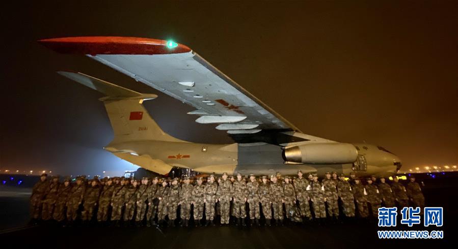 （新型肺炎疫情防控）（2）陸軍軍醫(yī)大學(xué)醫(yī)療隊連夜馳援武漢