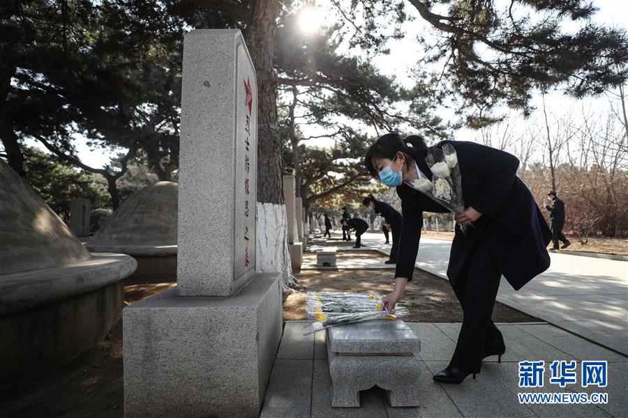 （圖文互動）（3）穿越時空的思念——社會各界祭奠抗美援朝英烈側(cè)記