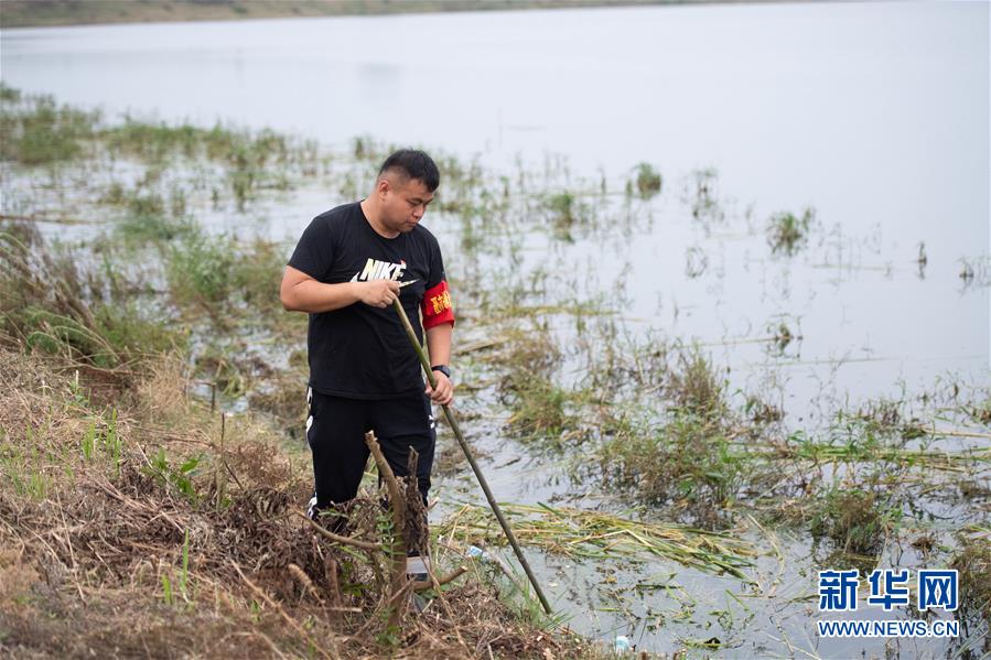 （防汛抗洪·圖文互動(dòng)）（2）在大堤上成長，為人民守護(hù)——洪水中的青年“生力軍”