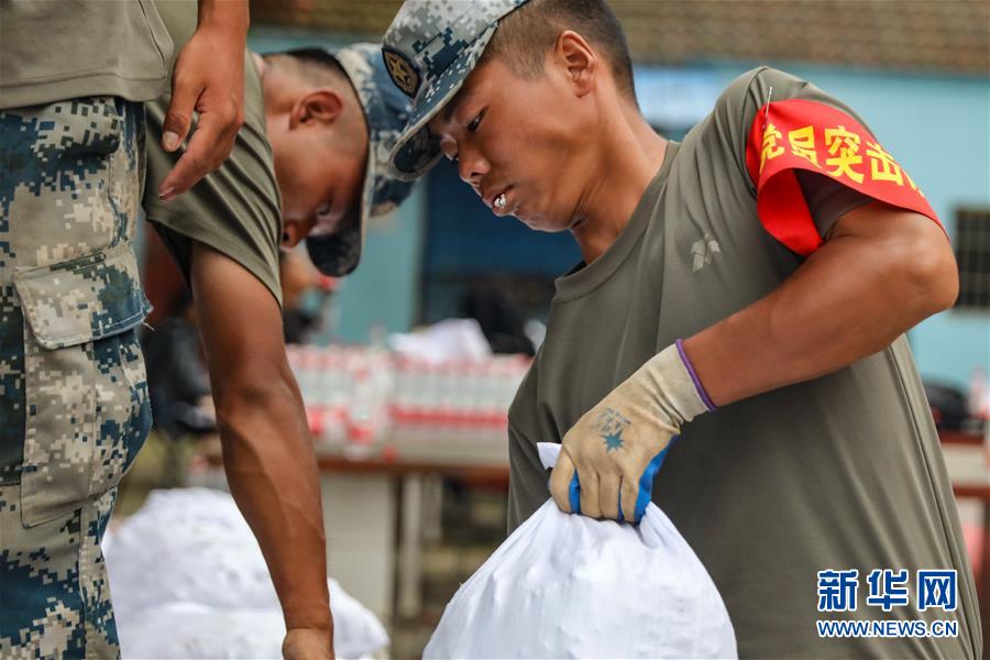 （防汛抗洪·圖文互動）（4）解放軍和武警抗洪搶險(xiǎn)部隊(duì)各級黨組織充分發(fā)揮戰(zhàn)斗堡壘作用