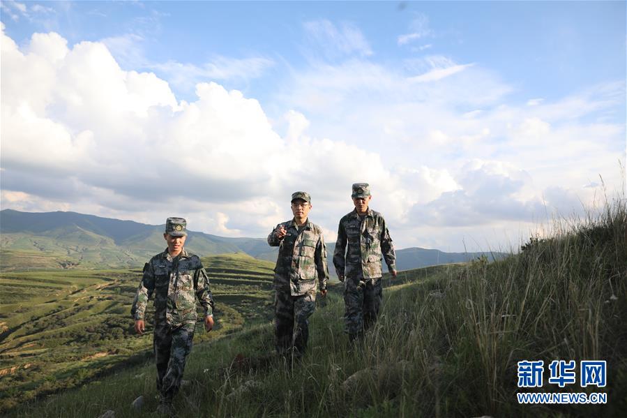 （圖文互動(dòng)）（4）對黨赤“淳” 為國志“靜”——記戰(zhàn)略支援部隊(duì)某部高級工程師淳靜