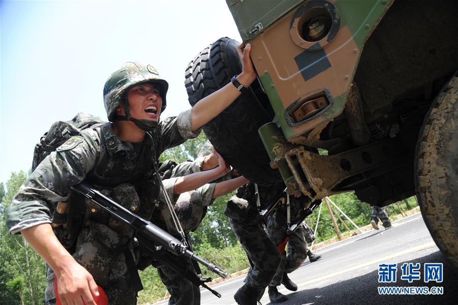 （在習(xí)近平強(qiáng)軍思想指引下·我們?cè)趹?zhàn)位報(bào)告·圖文互動(dòng)）（2）數(shù)字化勁旅的“士兵突擊”——陸軍第82集團(tuán)軍某部牢記囑托練兵備戰(zhàn)記事