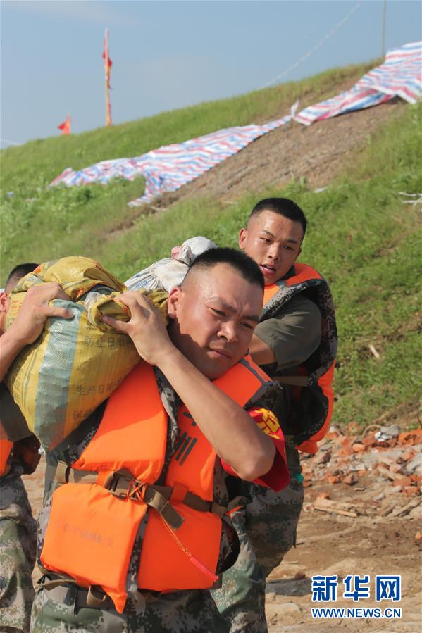 （在習(xí)近平強(qiáng)軍思想指引下·我們?cè)趹?zhàn)位報(bào)告·圖文互動(dòng)）（1）陸軍第71集團(tuán)軍某旅“王杰班”：做新時(shí)代王杰式好戰(zhàn)士